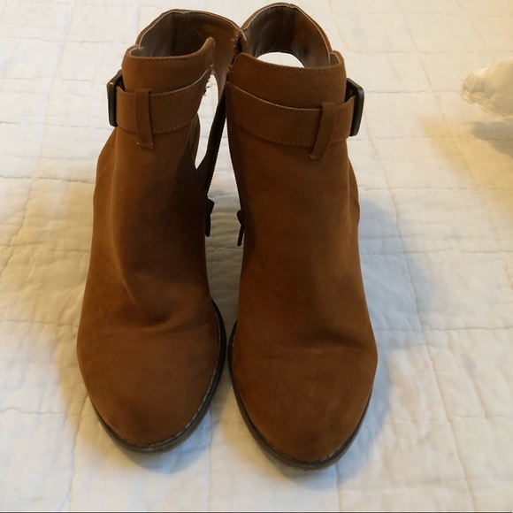 Brown suede booties - Picture 3 of 4
